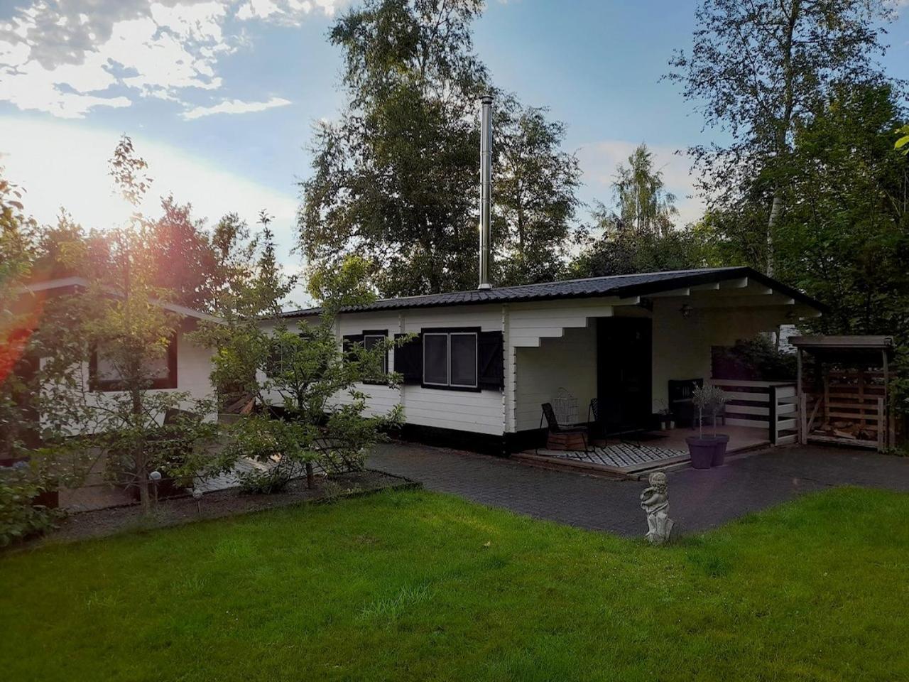Carpe Diem, Het Ruime Chalet Met Houtkachel Nabij Wildlands Emmen Schoonebeek Bagian luar foto
